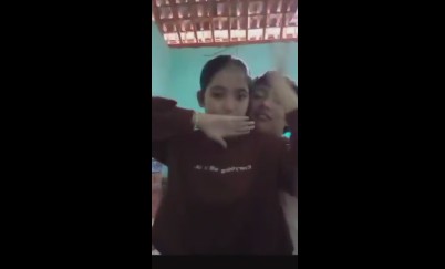 Video Viral Terbaru Caramu Membetulkan Kalung Di Leherku Membuat Tubuhku Menegang Not Everyone Knows